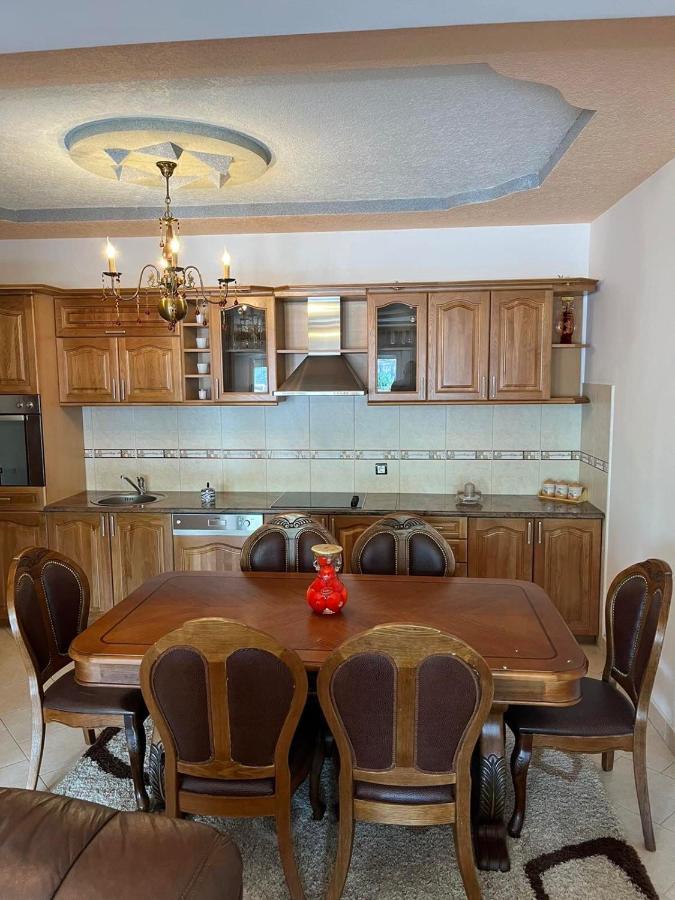 Apartment Alpi Печ Екстериор снимка