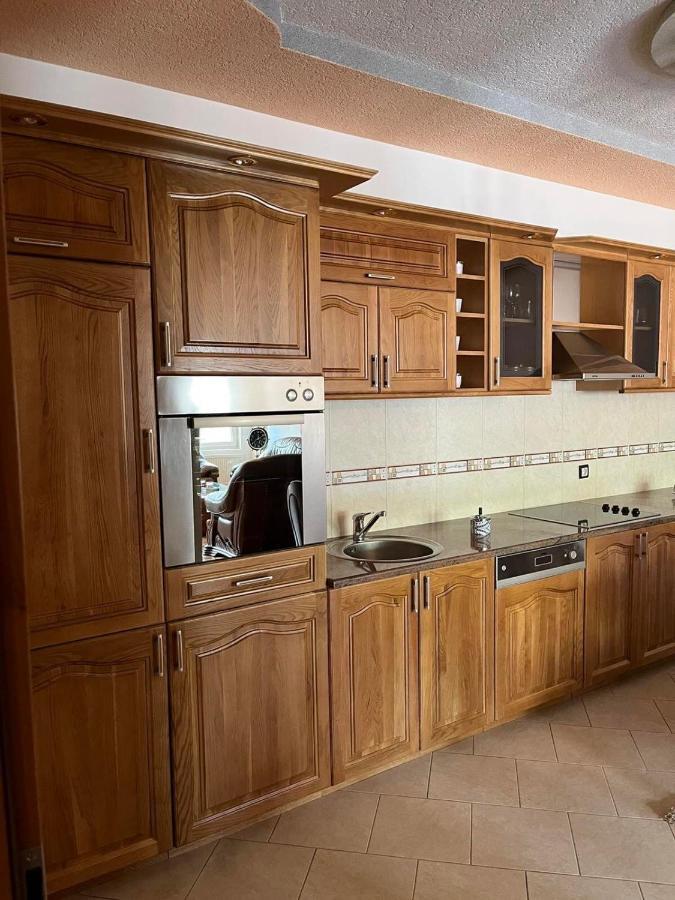 Apartment Alpi Печ Екстериор снимка