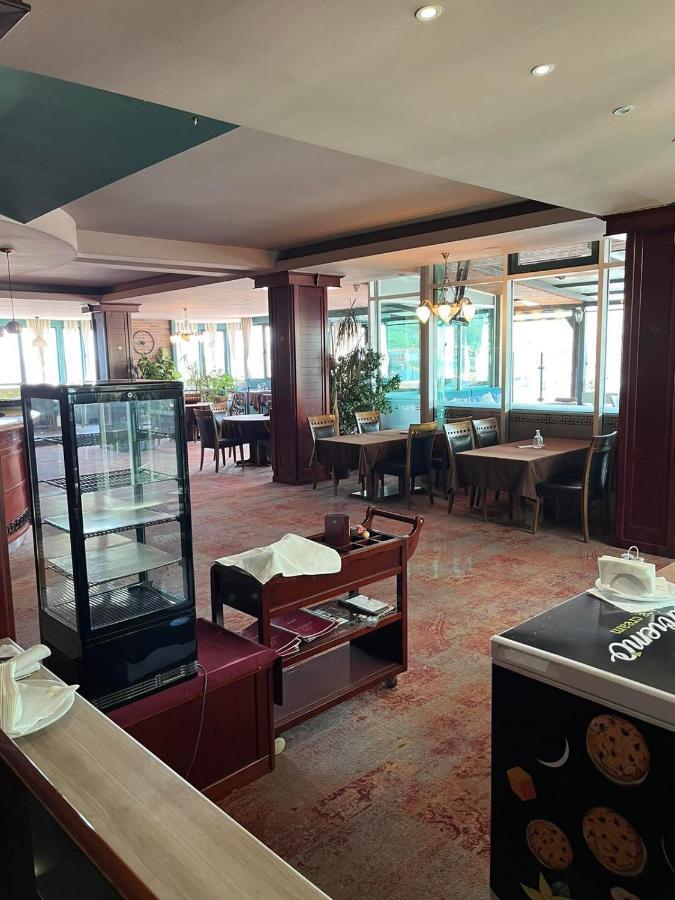 Apartment Alpi Печ Екстериор снимка