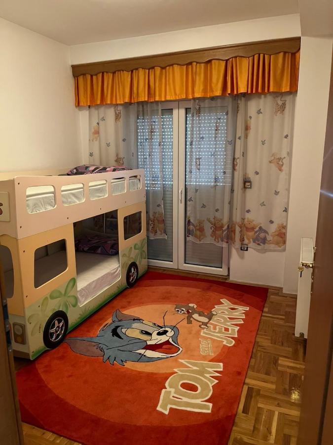 Apartment Alpi Печ Екстериор снимка