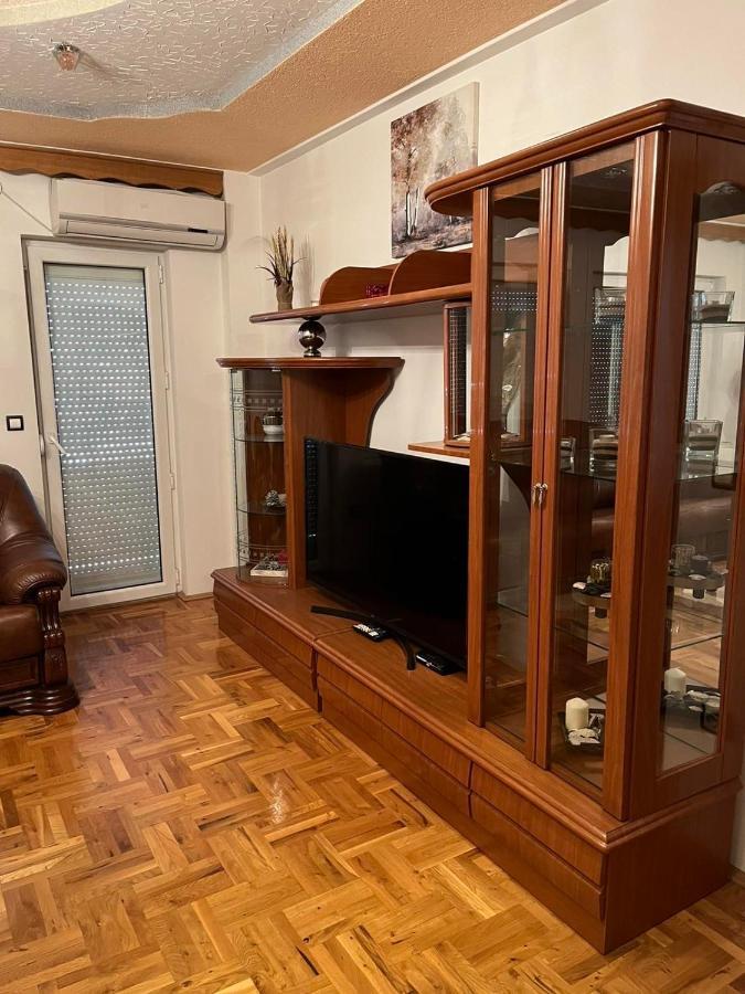 Apartment Alpi Печ Екстериор снимка