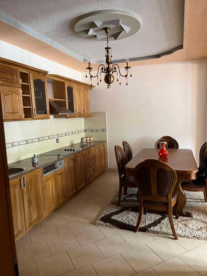 Apartment Alpi Печ Екстериор снимка